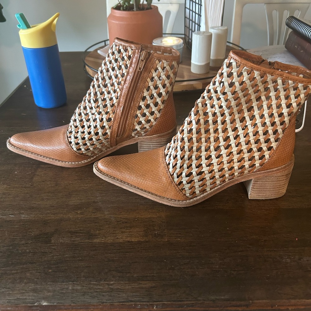 Roolee Woven Leather Pointed Toe Heeled Boots - Tan and Cream - Picture 2 of 4